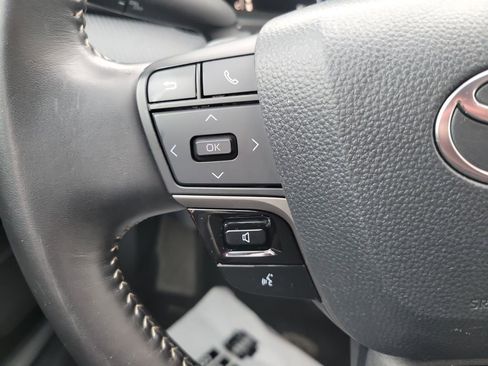 Used 2025 Toyota Camry SE FWD image 26