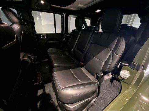 Used 2024 Jeep Wrangler Unlimited Rubicon 4xe image 31