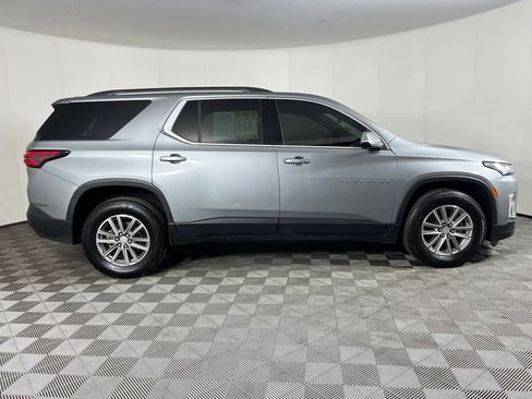 Used 2023 Chevrolet Traverse LT image 5