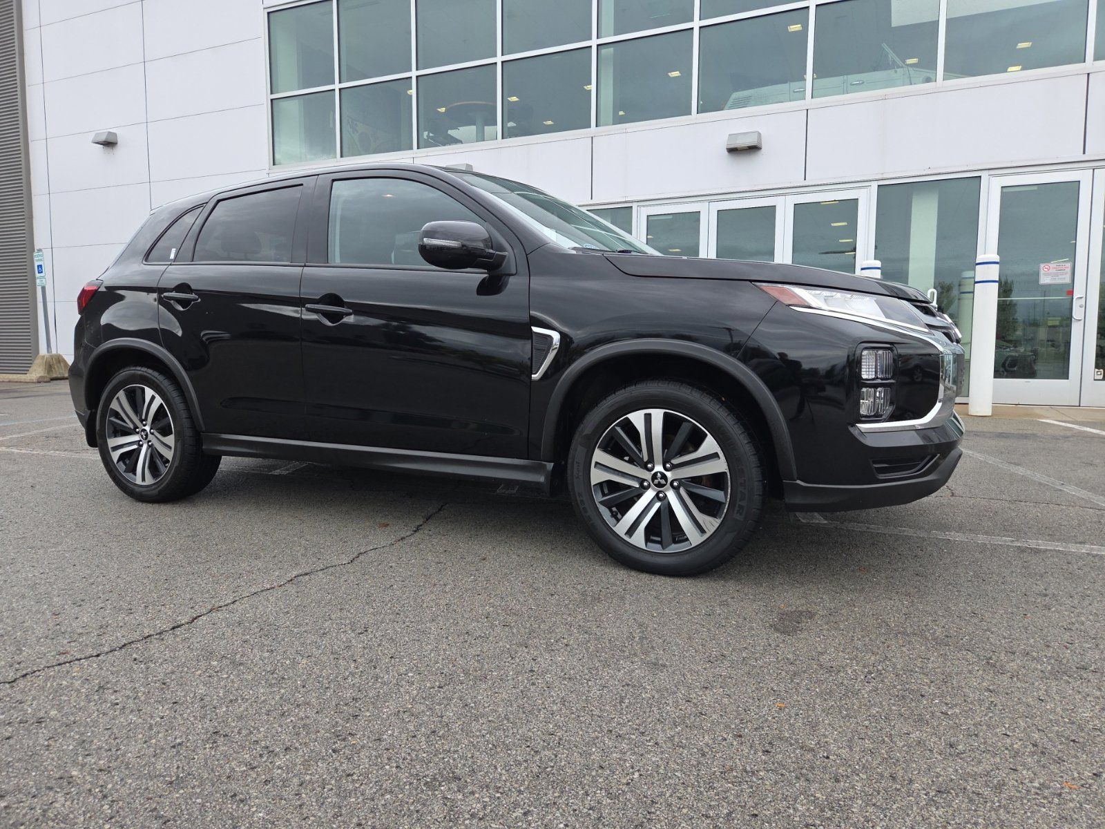 Used 2022 Mitsubishi Outlander Sport SE AWD/4WD image 3