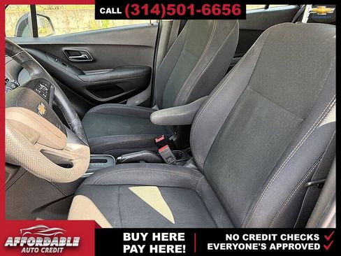 Used 2019 Chevrolet Trax LS FWD image 9