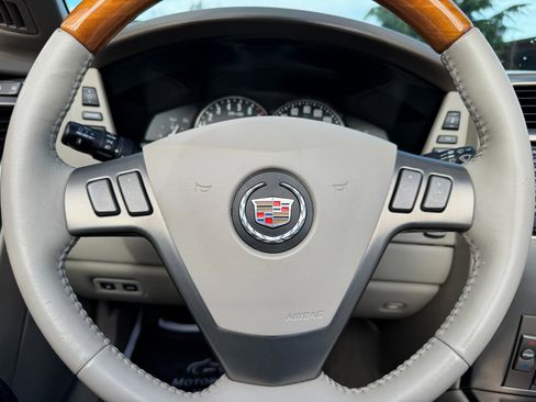 Used 2005 Cadillac XLR image 38
