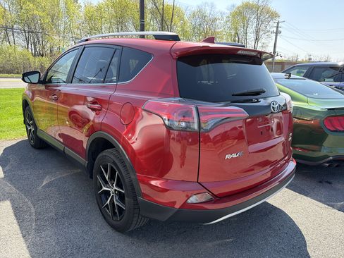 Used 2017 Toyota RAV4 SE AWD/4WD image 4