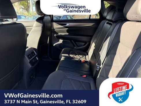 Certified 2024 Volkswagen Atlas Cross Sport SE image 10