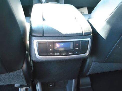 Used 2015 Toyota Highlander XLE AWD/4WD image 13