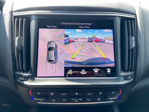 Used 2021 Maserati Levante GranSport image 28