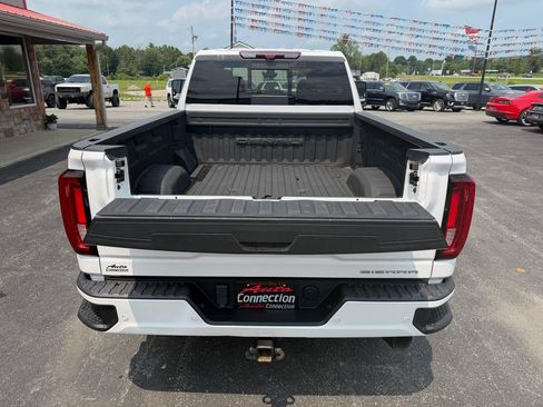 Used 2023 GMC Sierra 2500 Denali w/ Technology Package AWD/4WD image 6