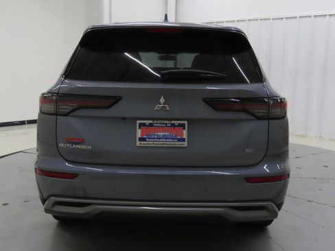 New 2025 Mitsubishi Outlander SE image 4