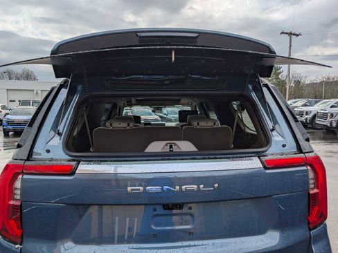 New 2026 GMC Yukon XL Denali w/ Denali Reserve Package image 8