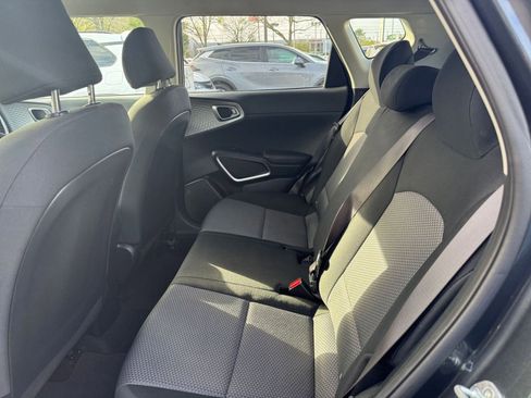 Used 2025 Kia Soul LX w/ LX Technology Package image 23