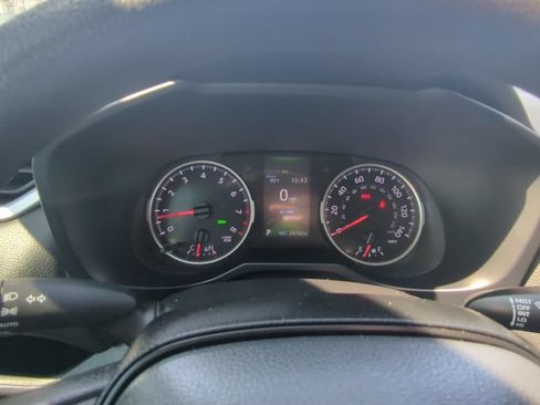 Used 2022 Toyota RAV4 XLE w/ Convenience Package FWD image 11