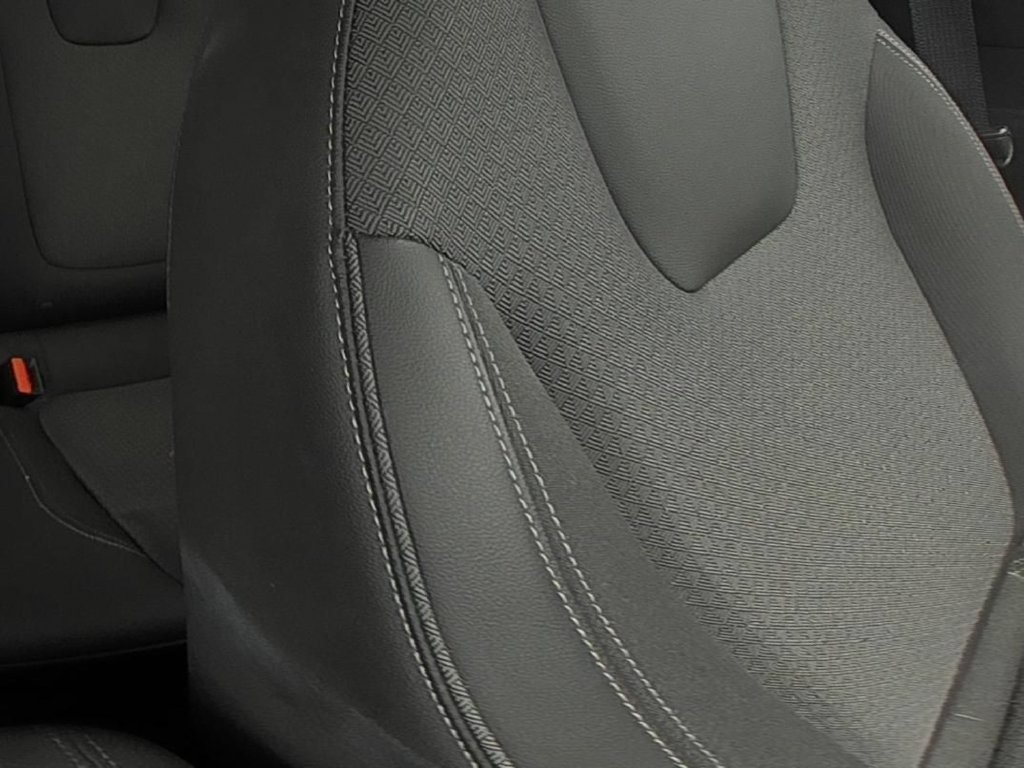 Used 2024 Buick Encore GX Preferred w/ Comfort Package FWD image 14