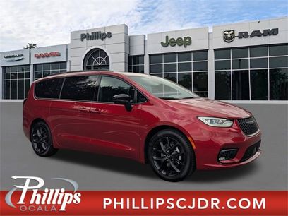 New 2026 Chrysler Pacifica Limited w/ S Appearance Package
