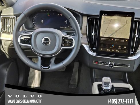 New 2026 Volvo XC90 B6 Plus w/ Protection Package Premier image 25