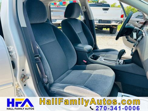 Used 2015 Chevrolet Impala LT w/ LT Sunroof Package FWD image 17