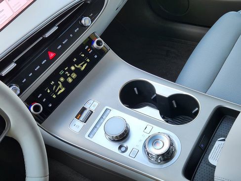 New 2026 Genesis GV70 2.5T Advanced AWD/4WD image 15