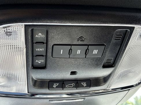 Used 2020 Jeep Grand Cherokee Altitude AWD/4WD image 36