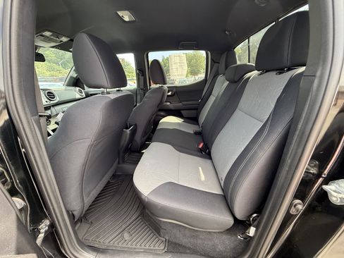 Used 2021 Toyota Tacoma TRD Off-Road image 15