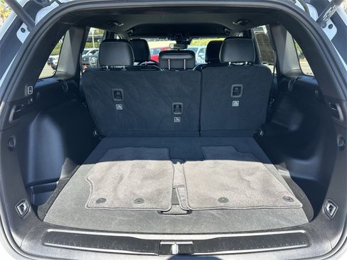 Used 2024 Jeep Grand Cherokee Altitude image 12