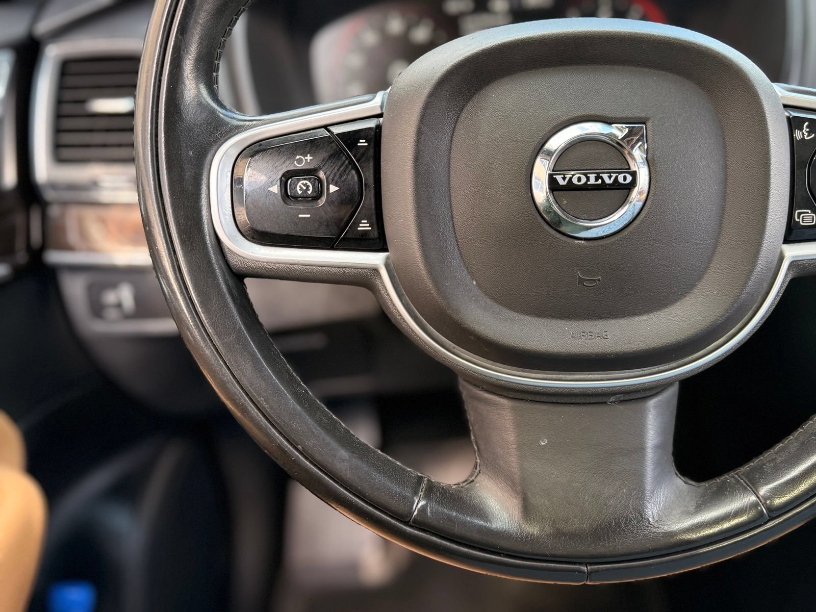Used 2019 Volvo XC90 T6 Momentum w/ Advanced Package AWD/4WD image 26
