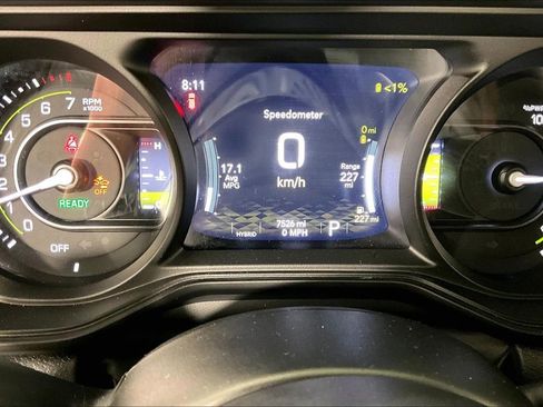 Used 2025 Jeep Wrangler Unlimited Sahara AWD/4WD image 12
