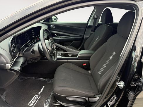 Used 2022 Hyundai Elantra SEL w/ Convenience Package image 10