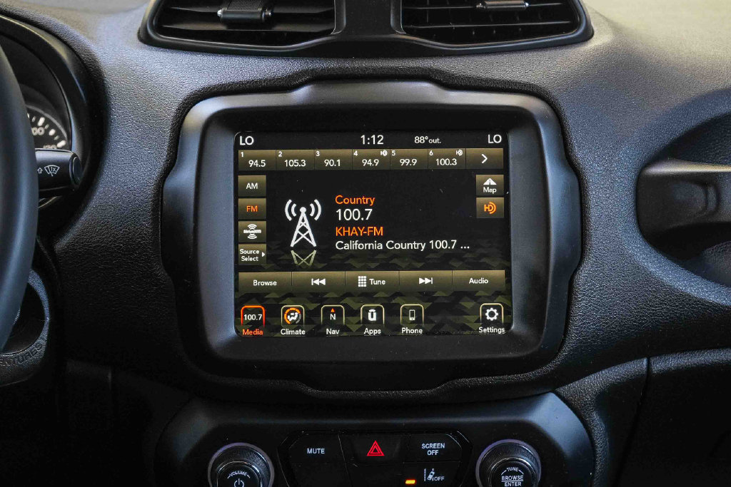 Used 2023 Jeep Renegade Altitude AWD/4WD image 14