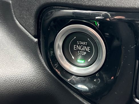 Used 2022 Chevrolet Silverado 1500 LT w/ Z71 Off-Road Package image 19