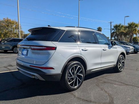 New 2026 Lincoln Corsair Reserve FWD image 4