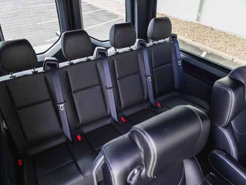 Used 2020 Mercedes-Benz Sprinter 2500 image 30