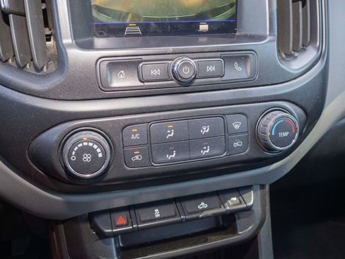 Used 2022 Chevrolet Colorado W/T w/ WT Convenience Package AWD/4WD image 20