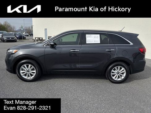 Used 2019 Kia Sorento LX image 4