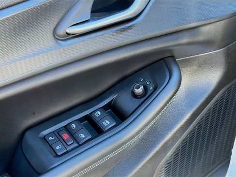 Used 2023 Jeep Grand Cherokee L Laredo image 23