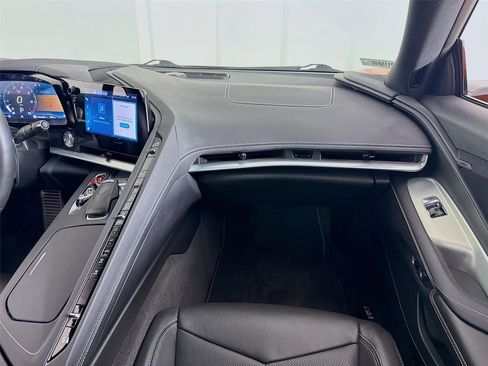 Used 2024 Chevrolet Corvette Stingray Convertible image 24