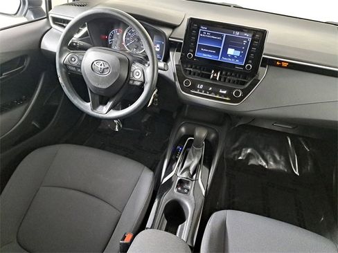 Used 2022 Toyota Corolla LE image 15