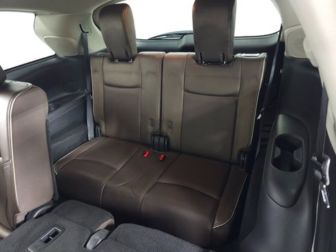 Used 2019 INFINITI QX60 Luxe w/ Essential Package image 40