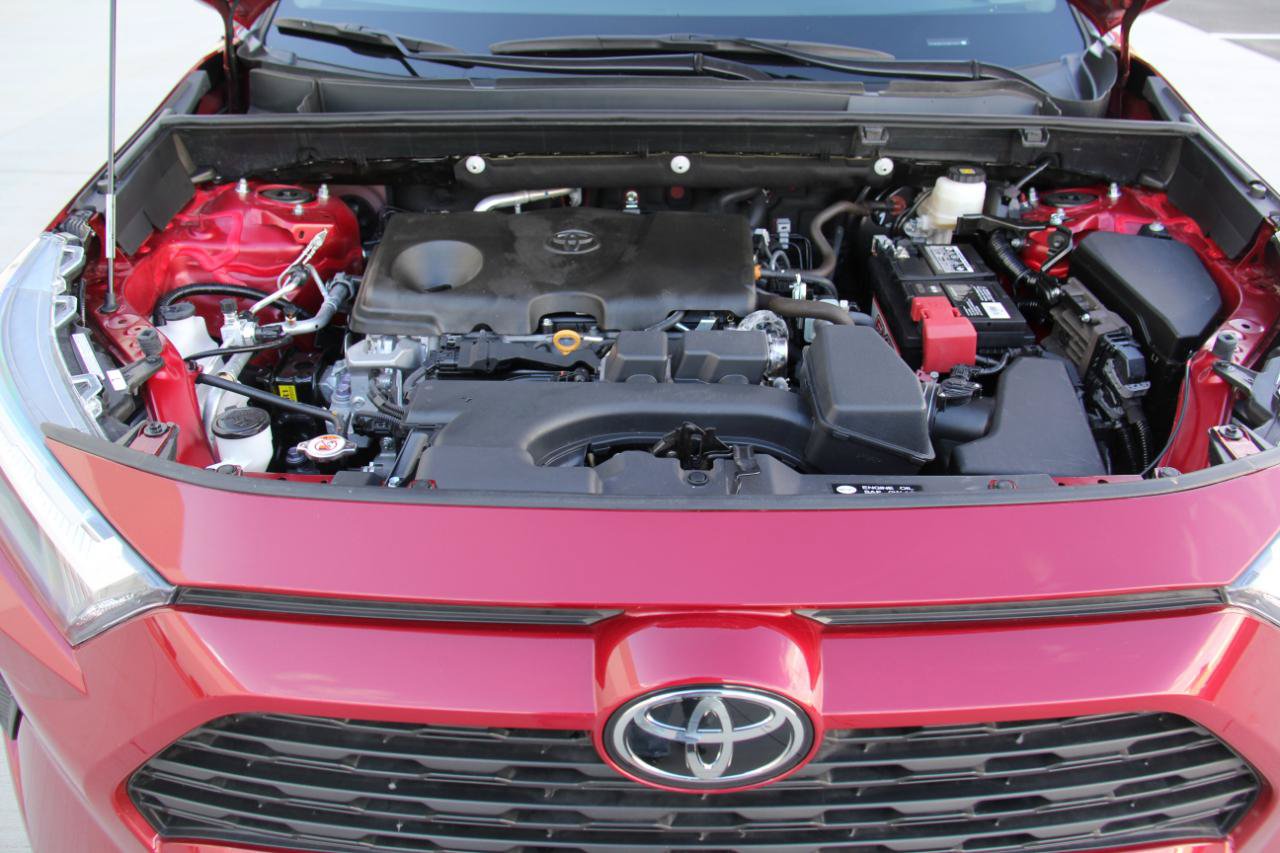 Used 2025 Toyota RAV4 XLE w/ Convenience Package FWD image 31
