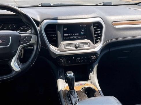 Used 2017 GMC Acadia SLE FWD image 6
