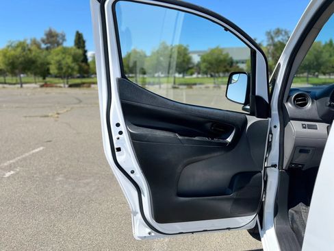 Used 2019 Nissan NV200 S w/ Back Door Glass Package FWD image 10