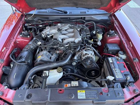 Used 2001 Ford Mustang Convertible RWD image 23