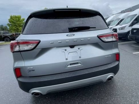 Certified 2022 Ford Escape SE w/ Cold Weather Package AWD/4WD image 3