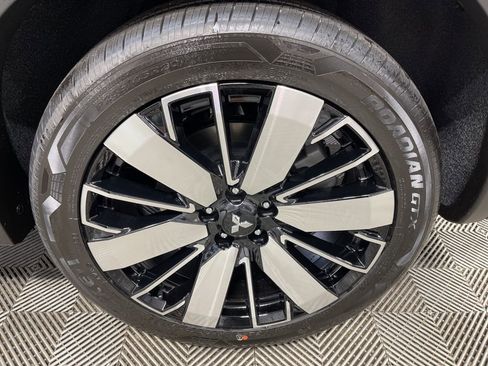 New 2025 Mitsubishi Outlander SE image 36