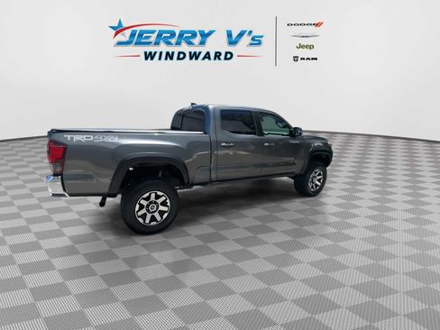 Used 2019 Toyota Tacoma TRD Off-Road AWD/4WD image 8
