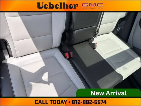 Used 2023 GMC Terrain SLT FWD image 6