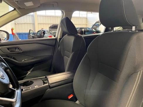 Used 2024 Nissan Rogue S FWD image 23
