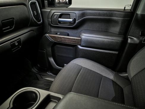 Used 2022 GMC Sierra 2500 SLE w/ SLE Value Package; image 22