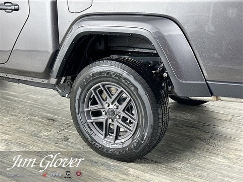 New 2025 Jeep Gladiator Sport image 12