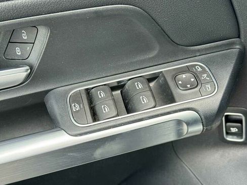 Used 2022 Mercedes-Benz EQB 300 4MATIC w/ Exclusive Package image 13