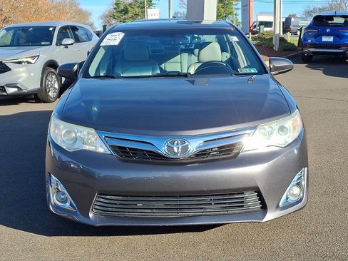 Used 2014 Toyota Camry XLE image 2