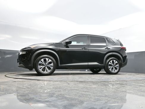 Used 2023 Nissan Rogue SV image 36